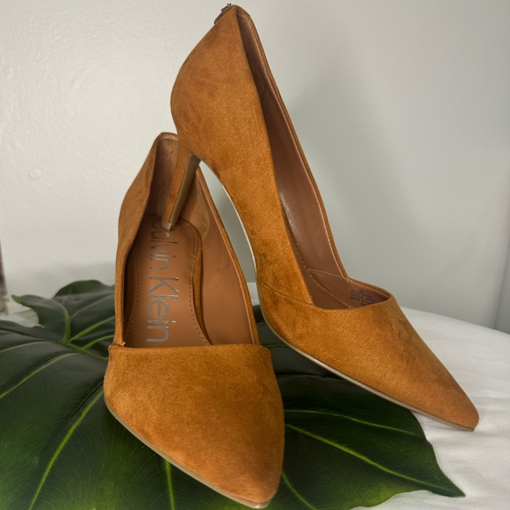 Calvin Klein Galena Suede Pumps NWOT